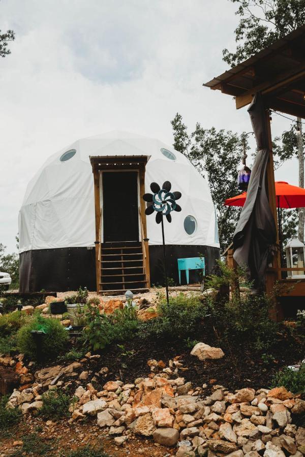 Waterfront Luxury Glamping Dome Campo de lujo *