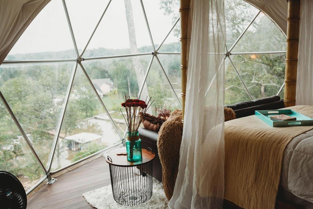 Campo de lujo Waterfront Luxury Glamping Dome Rogersville