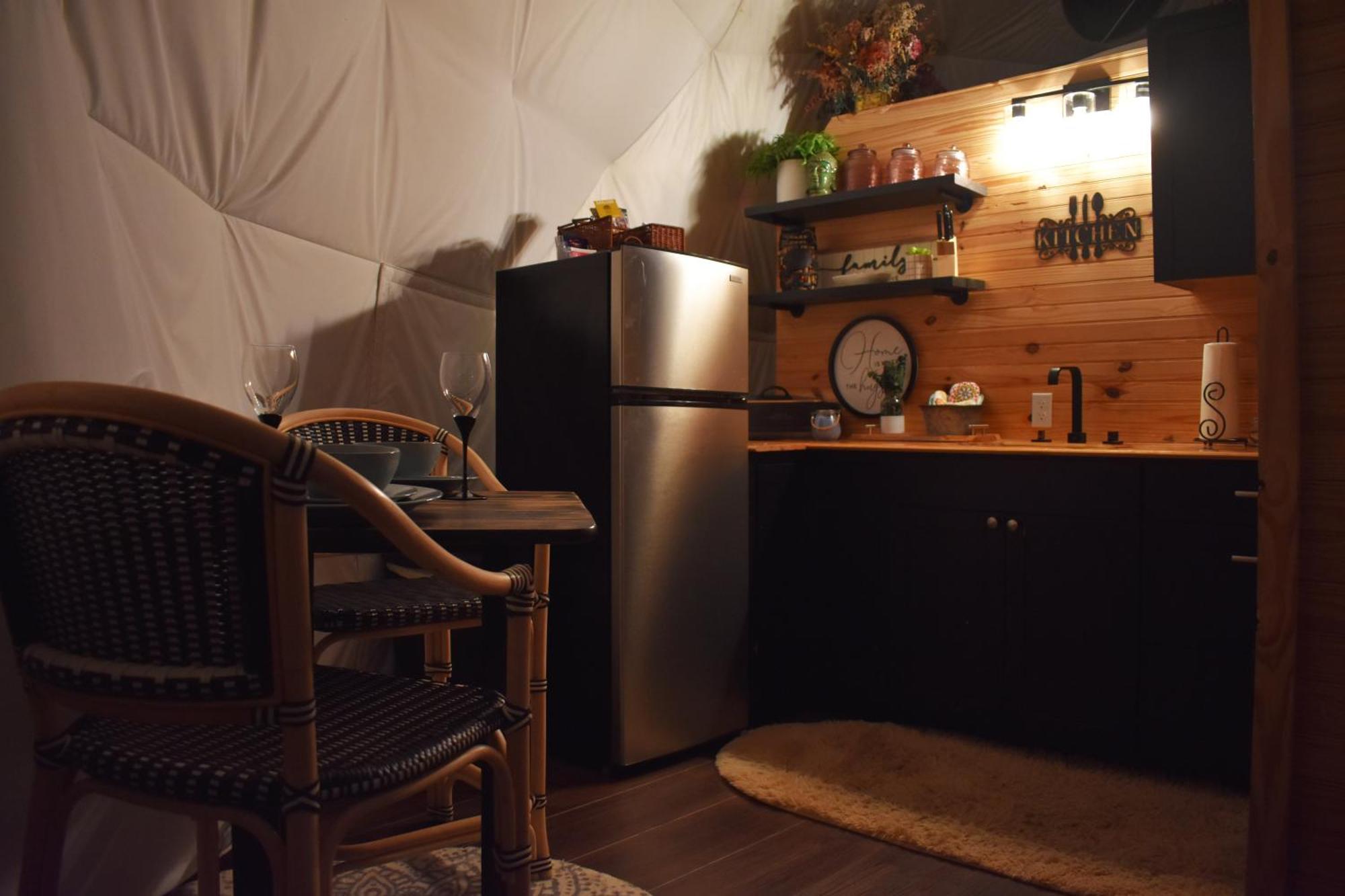 Waterfront Luxury Glamping Dome Campo de lujo